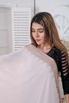 زخرفة الحجر الثقيل الأمامي
